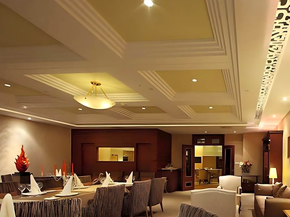Yihe Grand Hotel
