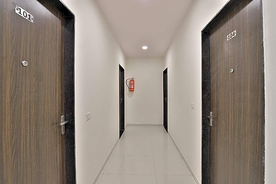 Hotel Radhanand by OYO Rooms – Ahmedabad, TN