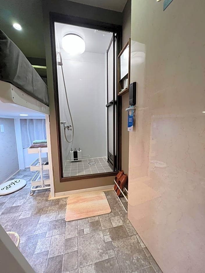 誠家　MAKOTO HOSTEL
