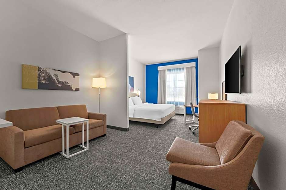 Spark by Hilton Selma