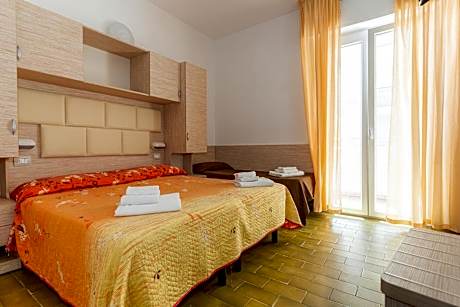 Deluxe Triple Room with Sea View
