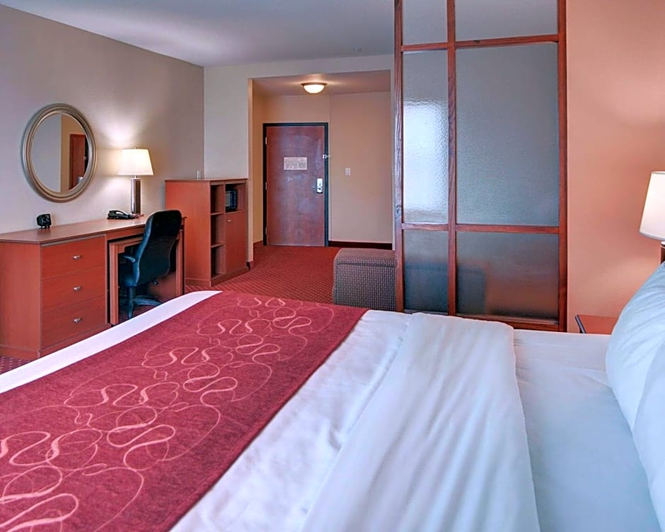 Quality Suites Near Cedar Creek Lake