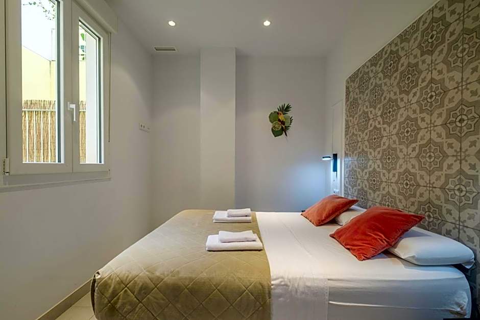 Chic & Comfortable Apartment, Private Terrace