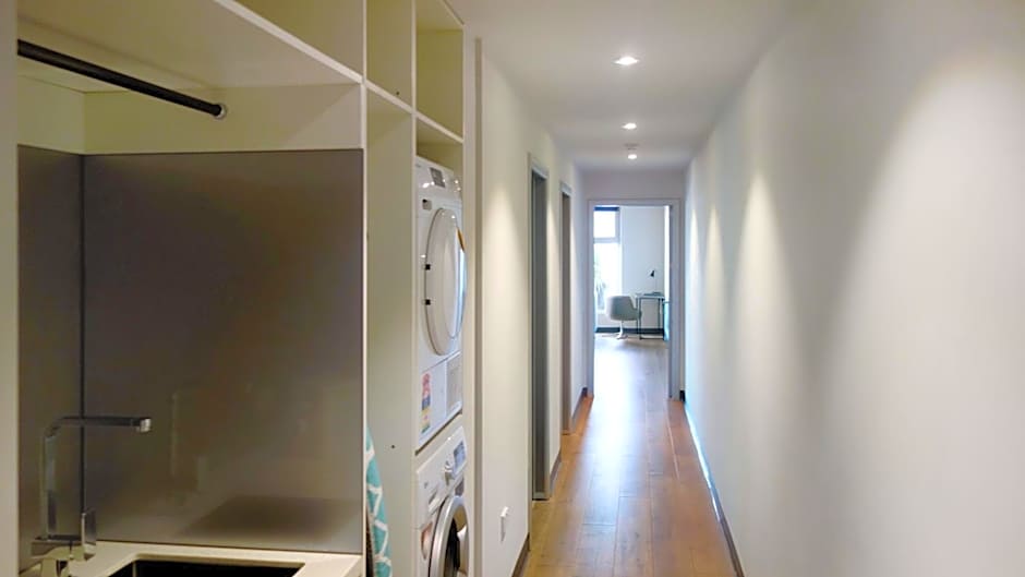 Semaphore Splash Apartments