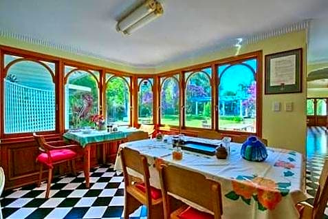 Melville House Bed and Breakfast