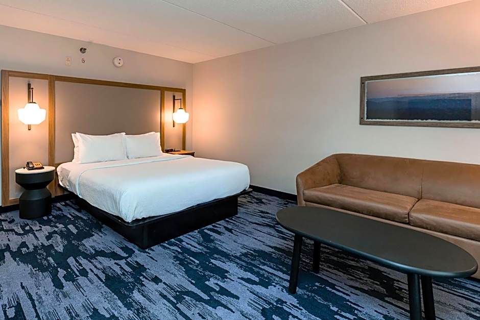 Photo 1 of 5 of 1 King Bed with Sofabed