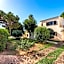 Exclusive Retreat in Vilamoura, private pool, off-street parking, Free AC wifi