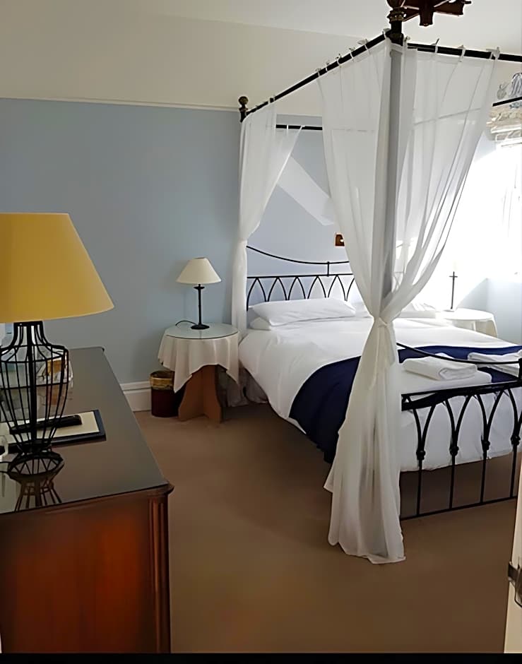 The Moelwyn Hotel & Restaurant