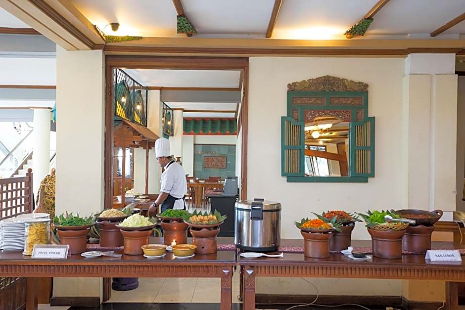 Royal Hotel and Villa Batu