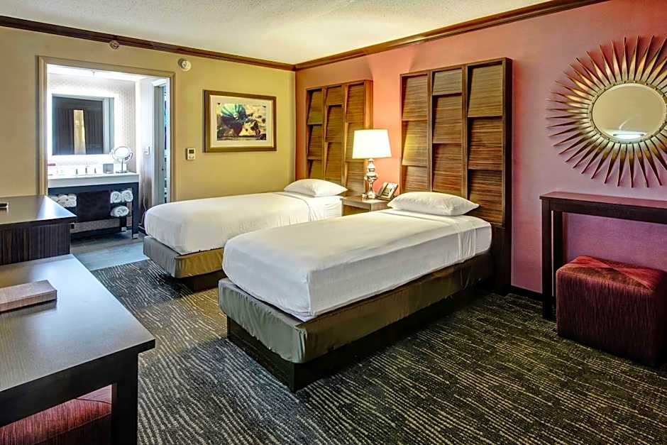 DoubleTree By Hilton Decatur Riverfront