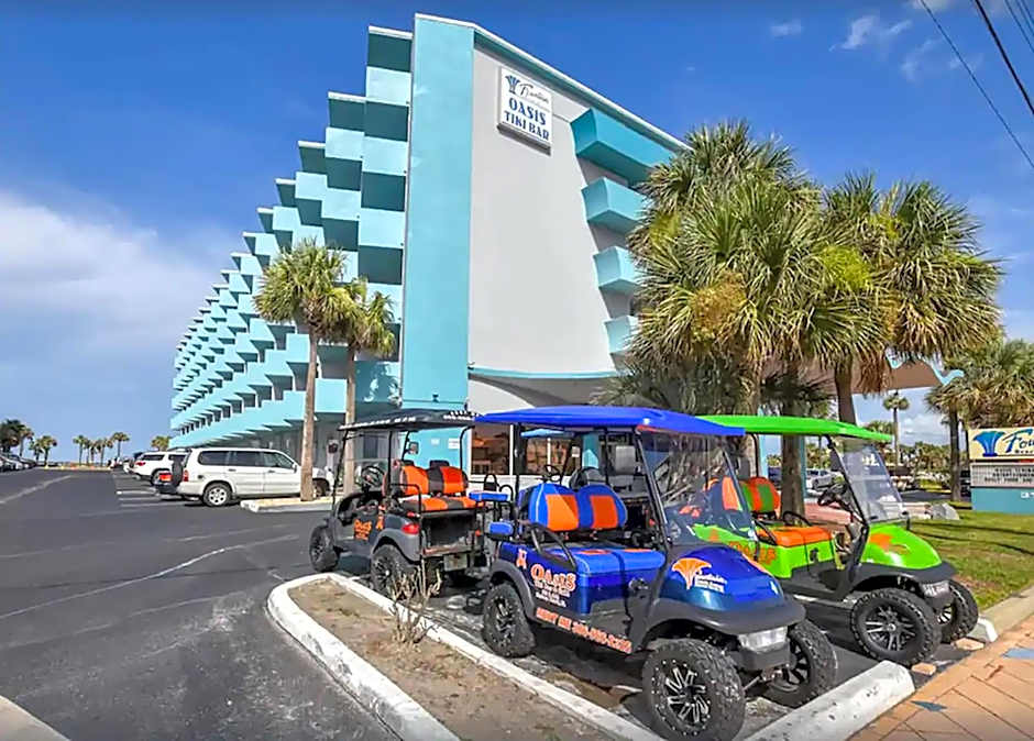 Luxury Beachfront Studio - Private Balcony with Ocean View - Heated Pool - Hot Tub - Tiki Bar - Sauna