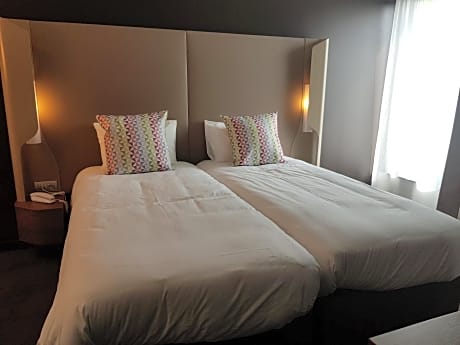 2 Single Beds - Superior Room