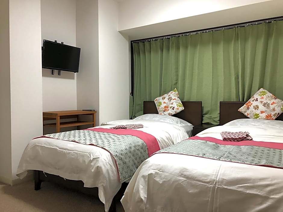 Green Hotel – Tokyo, NY
