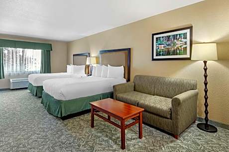 Three-Bedroom Queen Suite - Non-Smoking