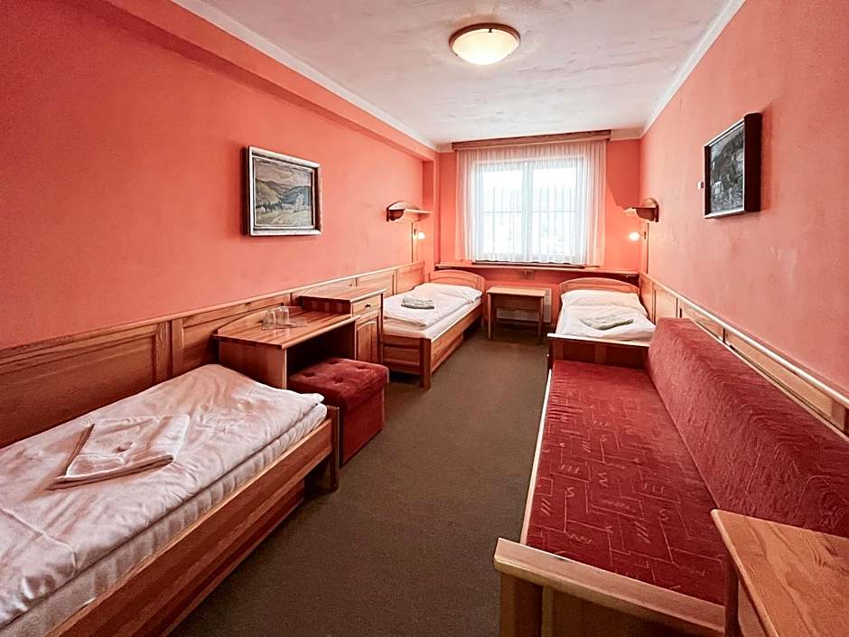 Hotel Závrší