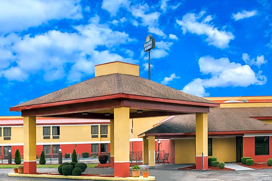 Days Inn & Suites by Wyndham Casey