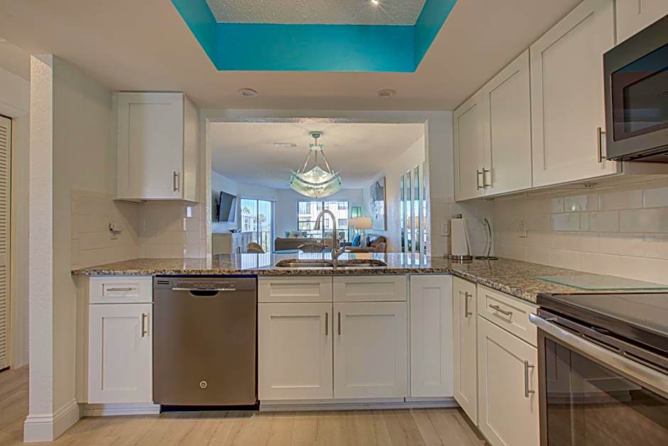 Absolute Anna Maria-Private Beach Access-Heated Pool-Water Views From Every Room