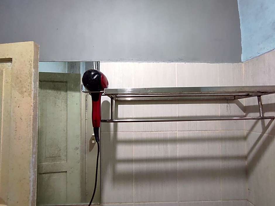 OYO 93411 Syariah Hotel Tomborang