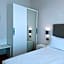 Hotel Soraya - Spiaggia Sawasdee with Beach, Restaurant & Parking