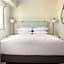 Hampton by Hilton Grand Cayman Seven Mile Beach