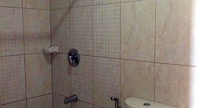 Hollywood Drive-In Hotel