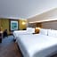 Holiday Inn Express State College at Williamsburg Square By IHG