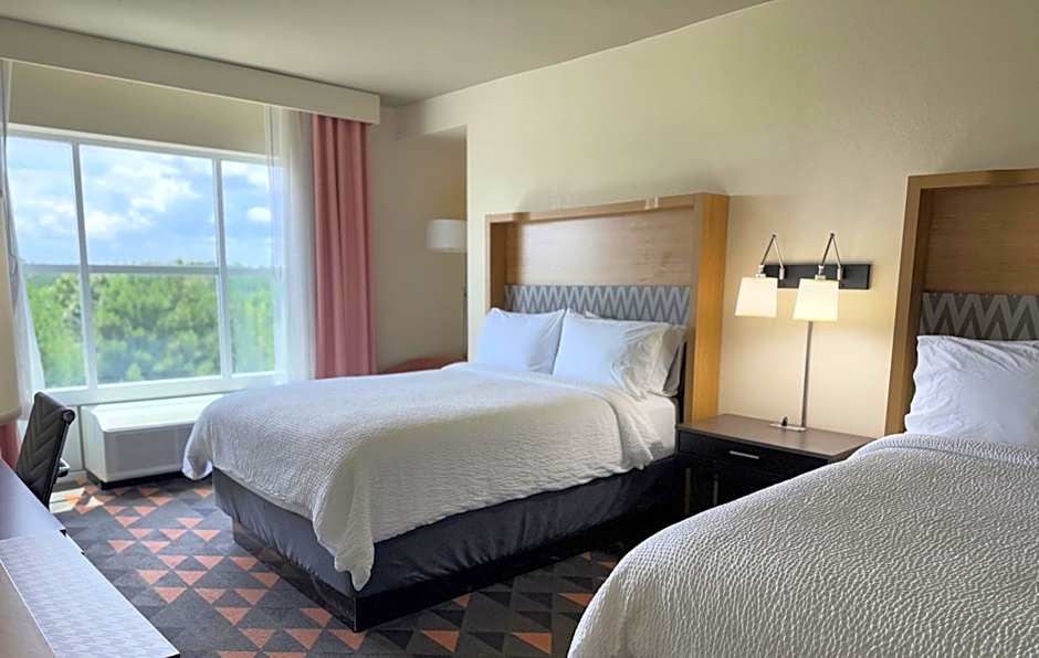 Holiday Inn Hotel And Suites Fayetteville W-Fort Bragg Area By IHG