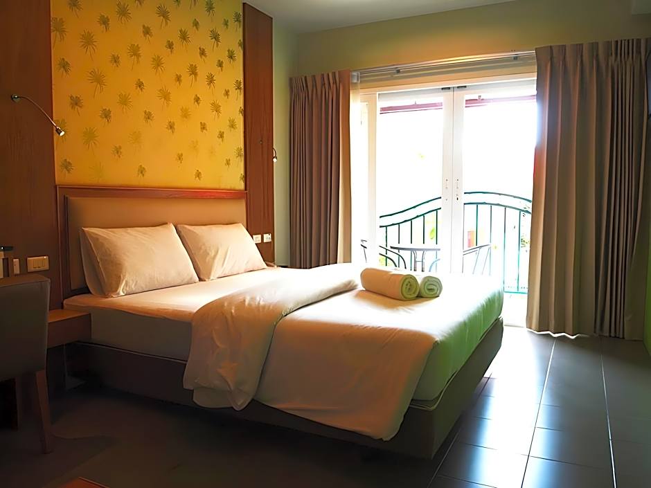 Phuket Ecozy Hotel