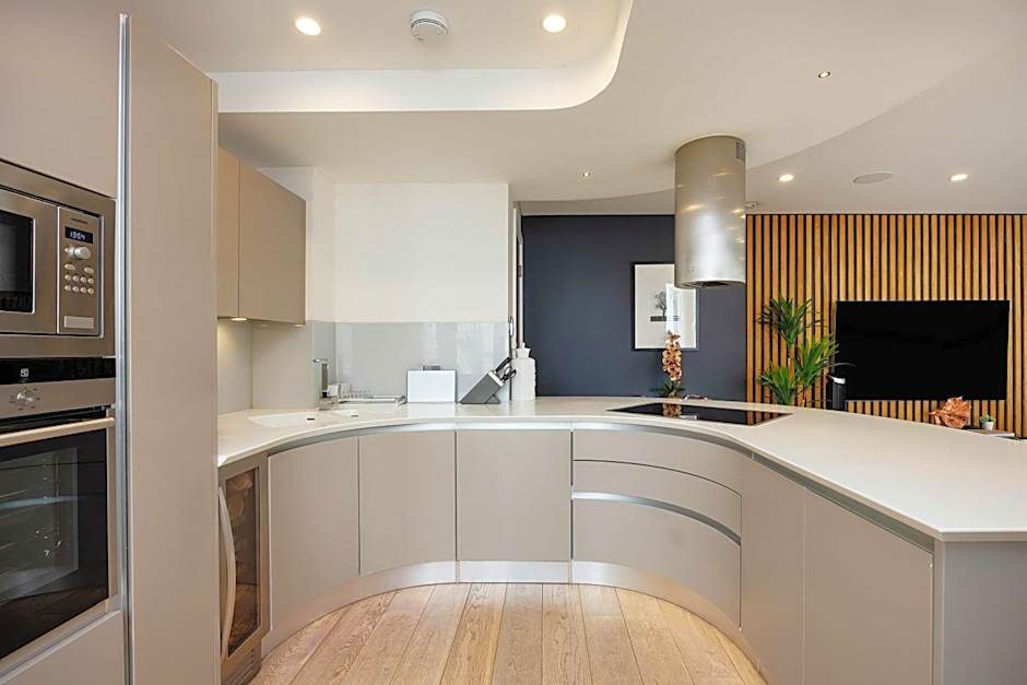 Veeve - Westbourne Curve