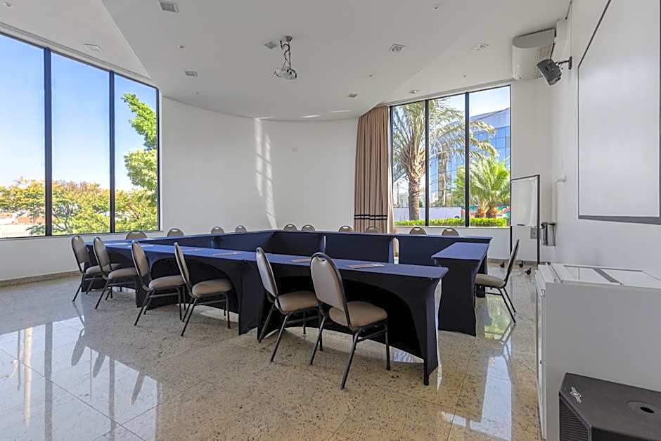 Nohotel Premium Americana