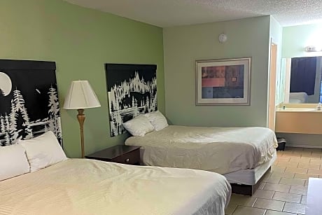 Queen Room with Two Queen Beds - Non-Smoking