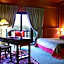 Country Club Hotel & Suites