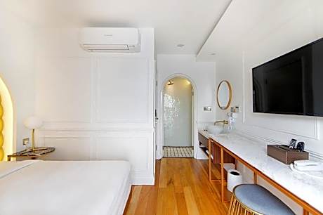 Deluxe Double with Balcony