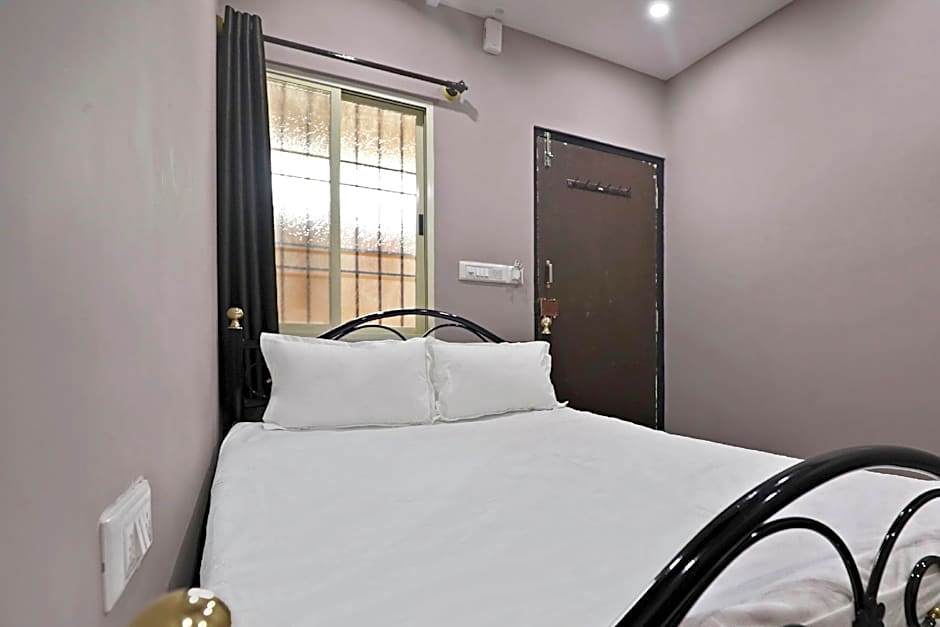 S R Comforts by OYO Rooms – Bangalore, MN