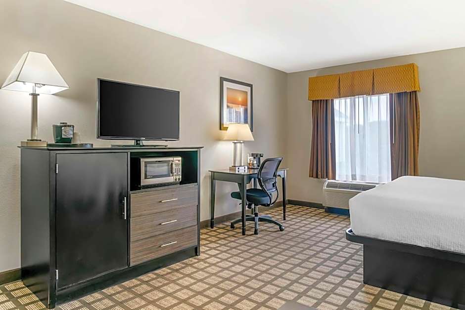 Best Western Beacon Inn