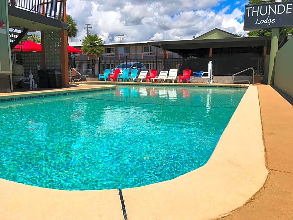 Thunderbird Lodge