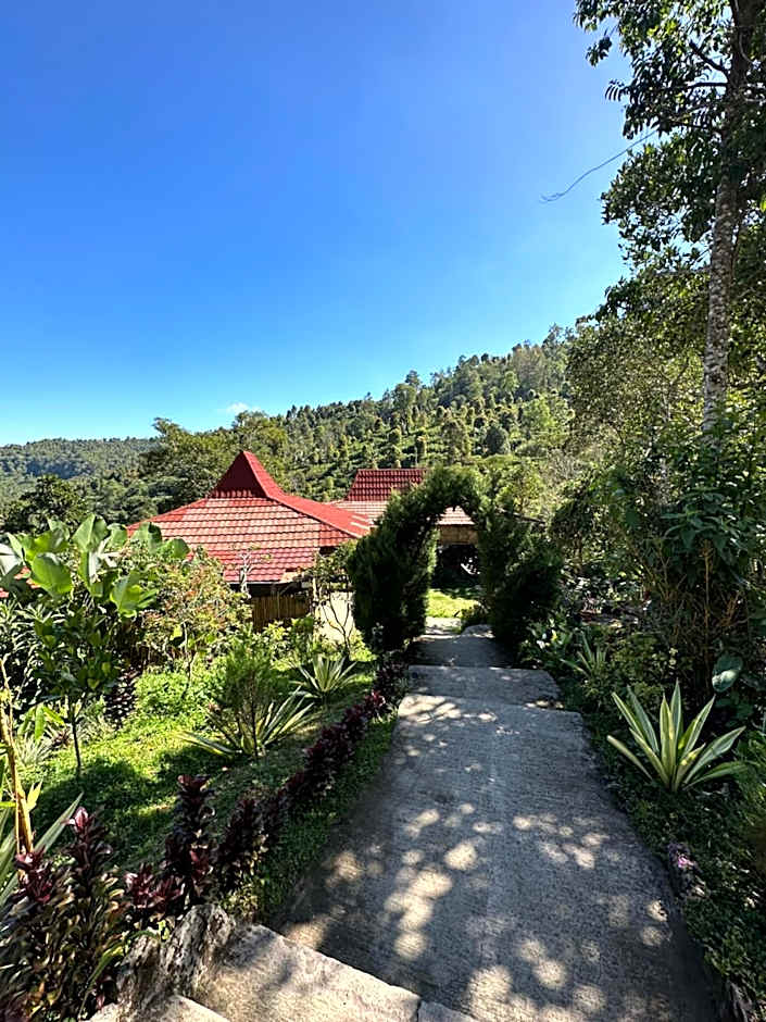 Munduk Tutub waterfall view