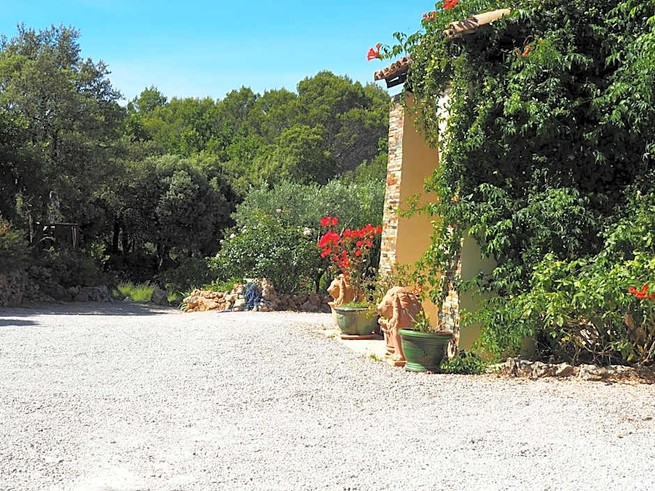 Domaine de la Borie YourHostHelper