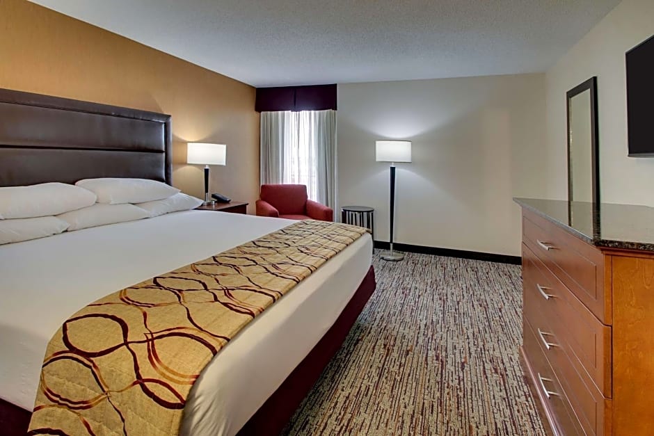 DRURY INN & SUITES EVANSVILLE EAST