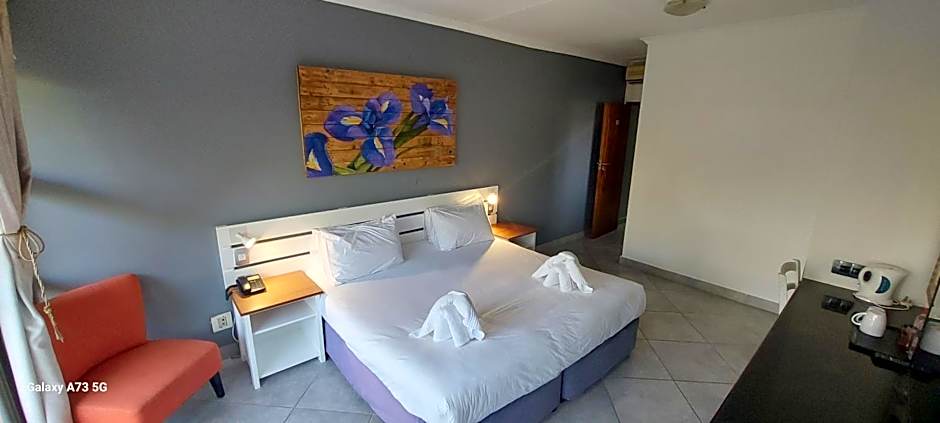 Elephant Lake Hotel
