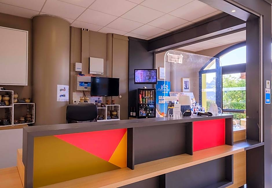 B&B Hôtel Villeneuve Loubet Village