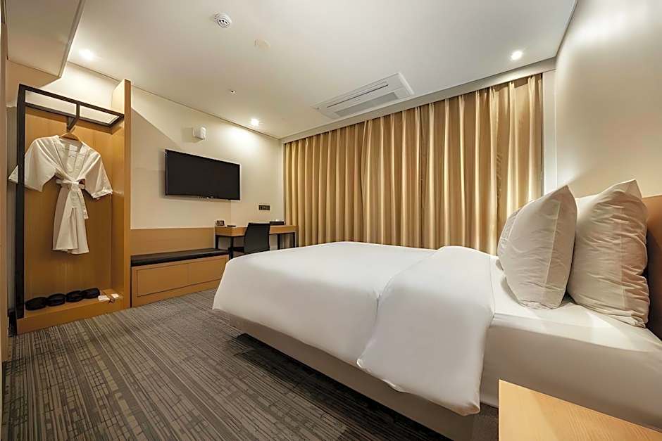 ON City Hotel