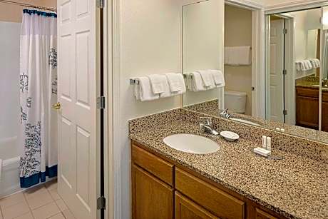 Suite, 1 Bedroom (Mobility/Hearing Accessible, Tub) (1 Queen Bed and 1 Double Sofa Bed)