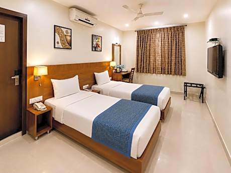 Sai Blessings (Studio Room) Complimentary Shuttle Pick Up & Drop To Sai Baba Temple (Gate -3)