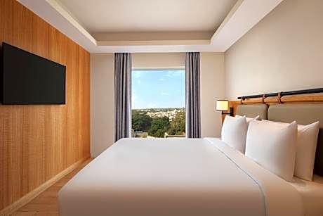 Fairfield Suite Fairfield Suite x 500 Food & Beverage Credit ,15% discount on Food and Soft beverages, 02hr of Early check-in or late check-out ( subject to availability )