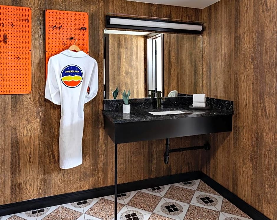 Americana Motor Hotel