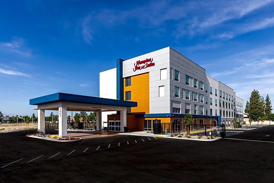 Hampton Inn & Suites Bakersfield Central