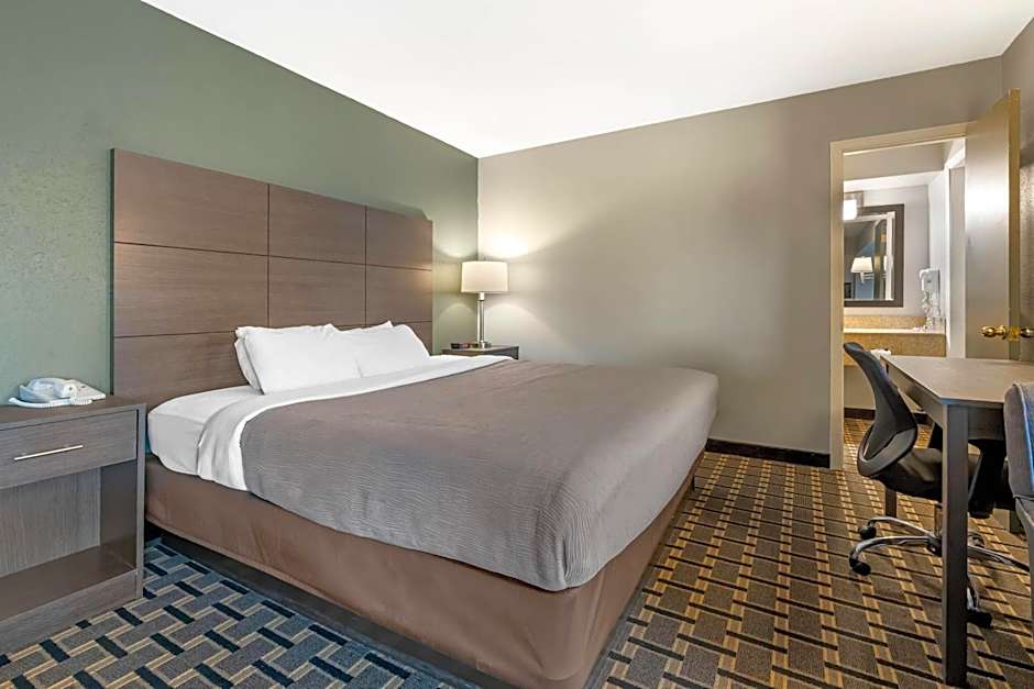 Quality Inn Mauston I-90