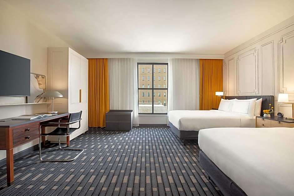 106 Jefferson Huntsville Curio Collection by Hilton