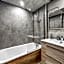 Grand Salon Cosy, proche centre Dijon & garage 2p